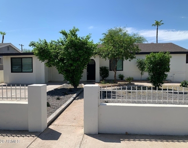 3415 E Sheridan Street - Photo Thumbnail 8