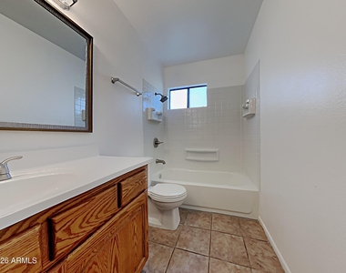 2440 E Dahlia Drive - Photo Thumbnail 11
