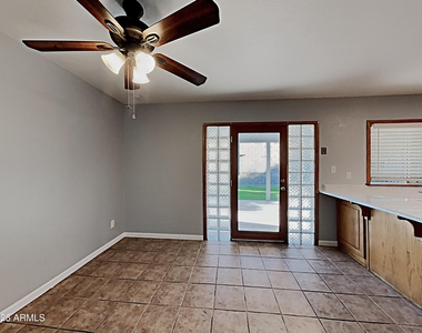 2440 E Dahlia Drive - Photo Thumbnail 5
