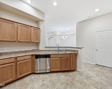 14575 W Mountain View Boulevard - Photo Thumbnail 3