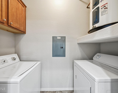 14575 W Mountain View Boulevard - Photo Thumbnail 6