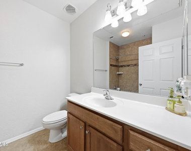 14575 W Mountain View Boulevard - Photo Thumbnail 15