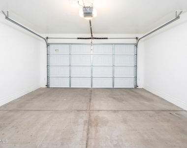 8422 W Atlantis Way - Photo Thumbnail 13