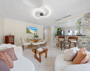 904 Ortega Road - Photo Thumbnail 5