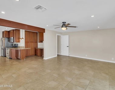 6036 N 8th Street - Photo Thumbnail 14