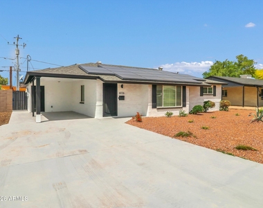 6036 N 8th Street - Photo Thumbnail 2
