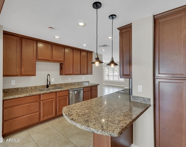 6036 N 8th Street - Photo Thumbnail 13