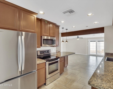 6036 N 8th Street - Photo Thumbnail 7
