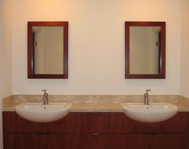 4819 N 35th Place - Photo Thumbnail 9