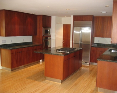 4819 N 35th Place - Photo Thumbnail 3