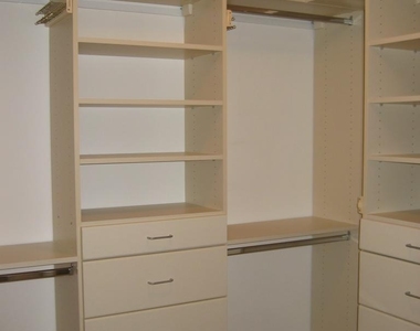 4819 N 35th Place - Photo Thumbnail 11