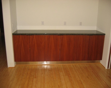 4819 N 35th Place - Photo Thumbnail 13