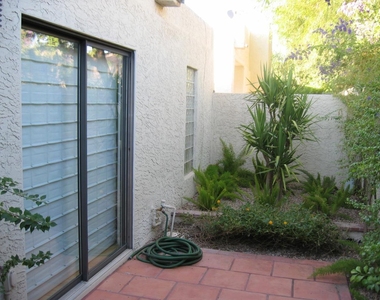 4819 N 35th Place - Photo Thumbnail 19