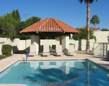 4819 N 35th Place - Photo Thumbnail 22