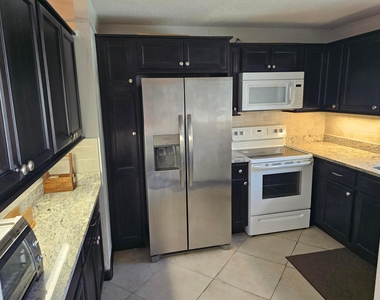 1500 Ne 13th Terrace - Photo Thumbnail 3