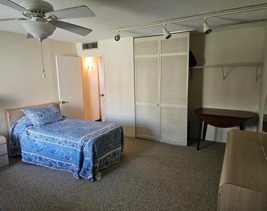 1500 Ne 13th Terrace - Photo Thumbnail 19