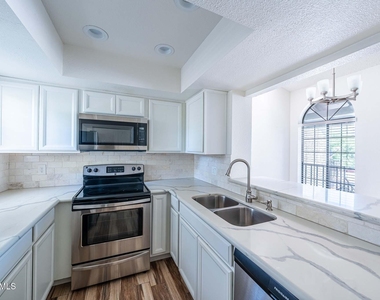 11011 N 92nd Street - Photo Thumbnail 3