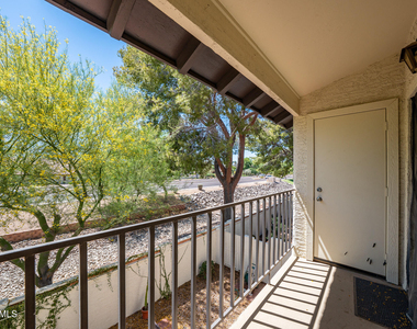 11011 N 92nd Street - Photo Thumbnail 9