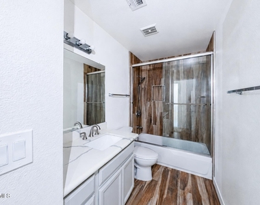 11011 N 92nd Street - Photo Thumbnail 18