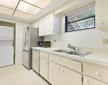 11863 Wimbledon Circle - Photo Thumbnail 11