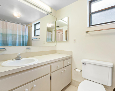 11863 Wimbledon Circle - Photo Thumbnail 17