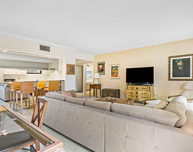 11863 Wimbledon Circle - Photo Thumbnail 9
