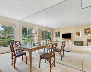 11863 Wimbledon Circle - Photo Thumbnail 2