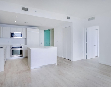 45 Sw 9th Street - Photo Thumbnail 11