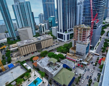 45 Sw 9th Street - Photo Thumbnail 23