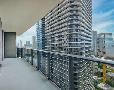 45 Sw 9th Street - Photo Thumbnail 16