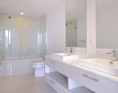 45 Sw 9th Street - Photo Thumbnail 15