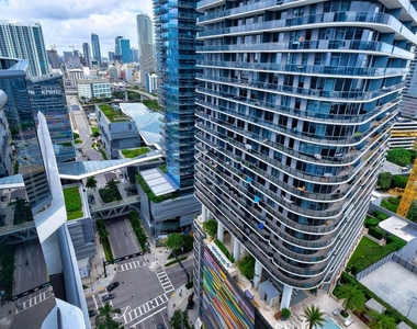 45 Sw 9th Street - Photo Thumbnail 22