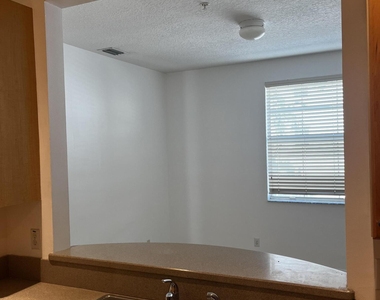 1554 Limetree Bay Avenue - Photo Thumbnail 8