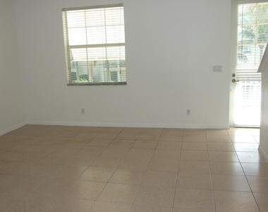 1554 Limetree Bay Avenue - Photo Thumbnail 13