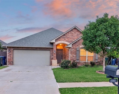 6901 Nw 149th Street - Photo Thumbnail 2