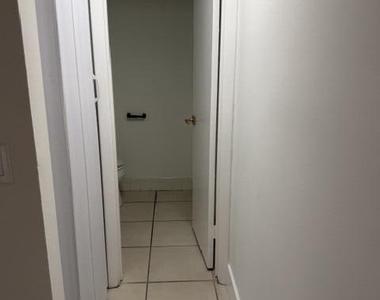 3001 San Clara Drive - Photo Thumbnail 7