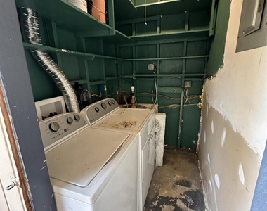 8502 Sunset Drive - Photo Thumbnail 7