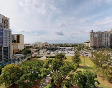 480 Hibiscus Street - Photo Thumbnail 9
