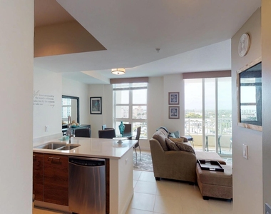480 Hibiscus Street - Photo Thumbnail 2