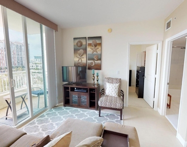 480 Hibiscus Street - Photo Thumbnail 4