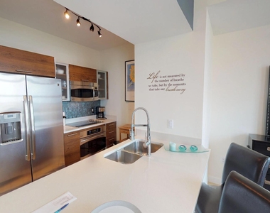 480 Hibiscus Street - Photo Thumbnail 5