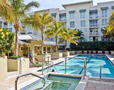 480 Hibiscus Street - Photo Thumbnail 25