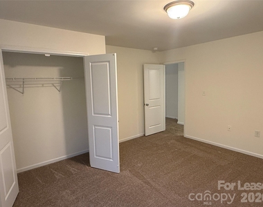 1933 Stoney Point Circle - Photo Thumbnail 16