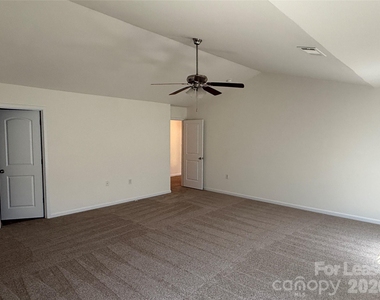 1933 Stoney Point Circle - Photo Thumbnail 8