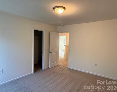 1933 Stoney Point Circle - Photo Thumbnail 10
