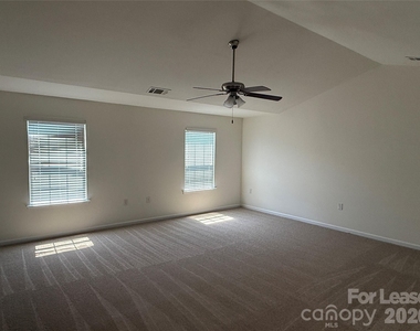 1933 Stoney Point Circle - Photo Thumbnail 6