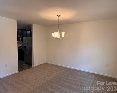 1933 Stoney Point Circle - Photo Thumbnail 2