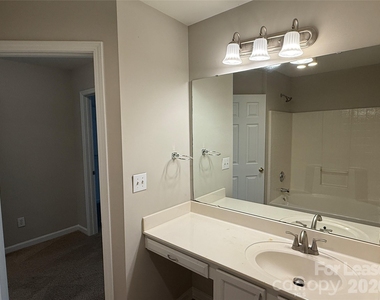 2152 Whispering Way - Photo Thumbnail 13