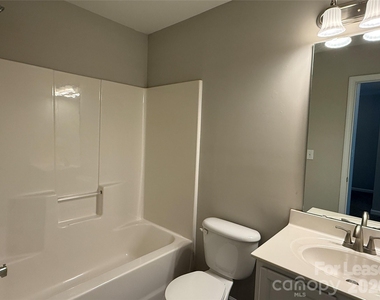 2152 Whispering Way - Photo Thumbnail 14