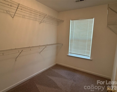 2152 Whispering Way - Photo Thumbnail 12